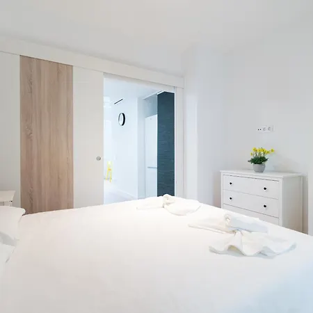 Apartment Loft Deluxe La Puntilla - Aircon & Side Sea Views *